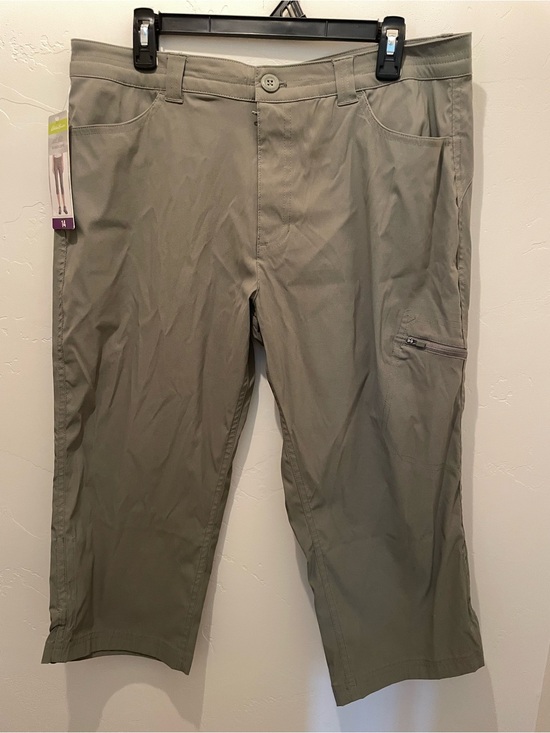 Eddie Bauer Pants - Eddie Bauer Olive Green Women's Rainier Cropped Cargo Pants